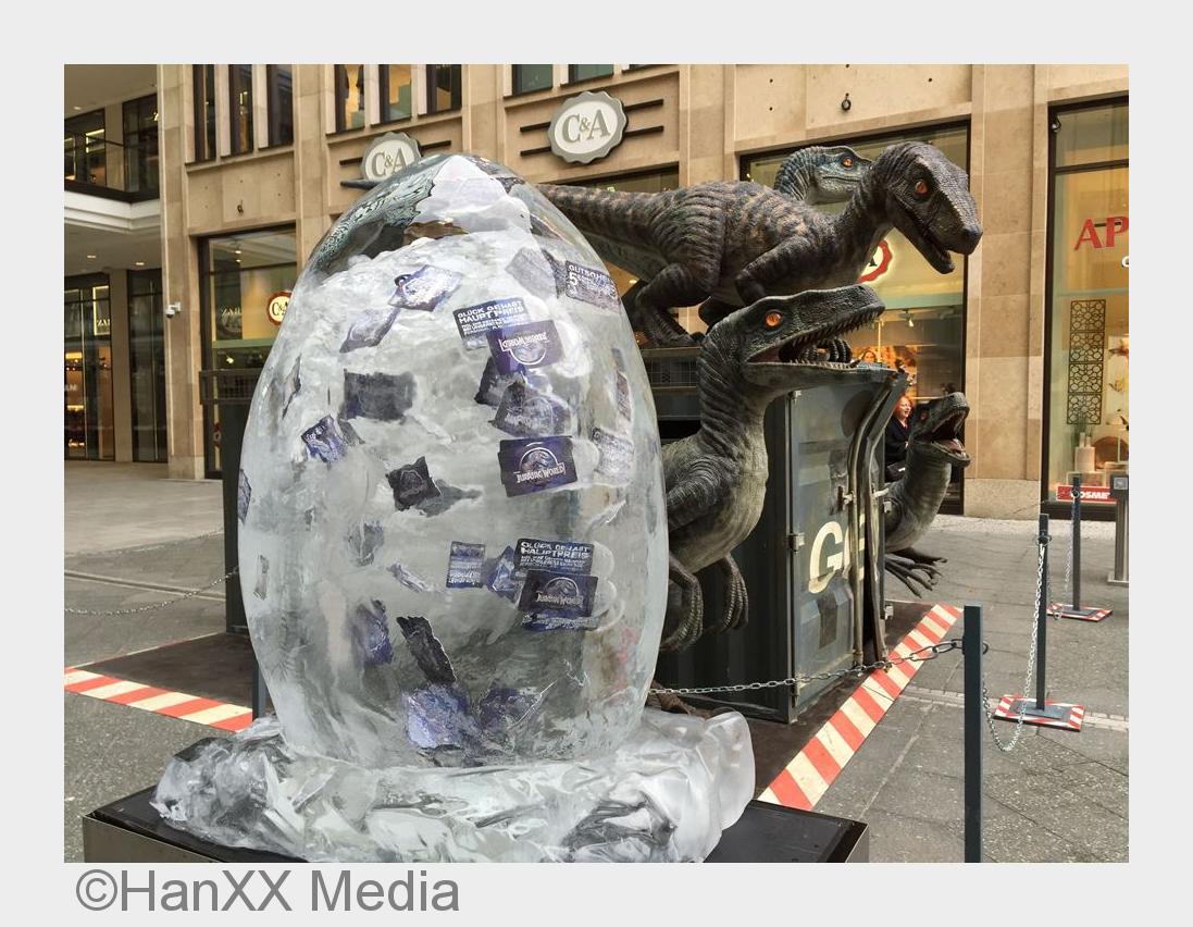 HanXX Media und Universal Pictures Germany sorgen für JURASSIC-Feeling in Einkaufszentren. (Bildquel HanXX Media und Universal Pictures Germany sorgen für JURASSIC-Feeling in Einkaufszentren. (Bildquel