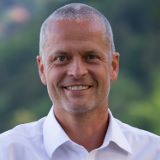 Jürgen T. Knauf Jürgen T. Knauf