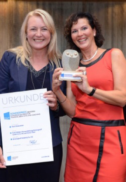 9-Levels zertifizierte Trainerin Ruth Weber (l.) und Ihre Kollegin Sylvia Thiel (r.)