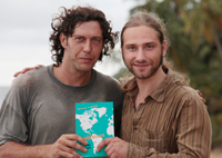Dschungelmann Gyula Penzes (links) und Autor Falk Werner (rechts)