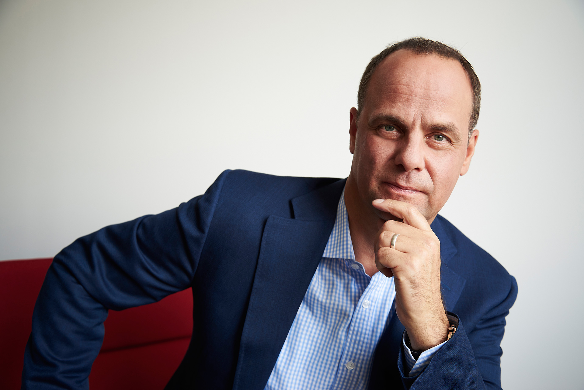 Top Deal Consultant Heiko van Eckert bietet Vertriebs- und Verhandlungsexpertise für Unternehmen.