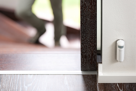 Mit devolo Home Control wird das Zuhause sicherer - einfach und kosteneffizient. Mit devolo Home Control wird das Zuhause sicherer - einfach und kosteneffizient.
