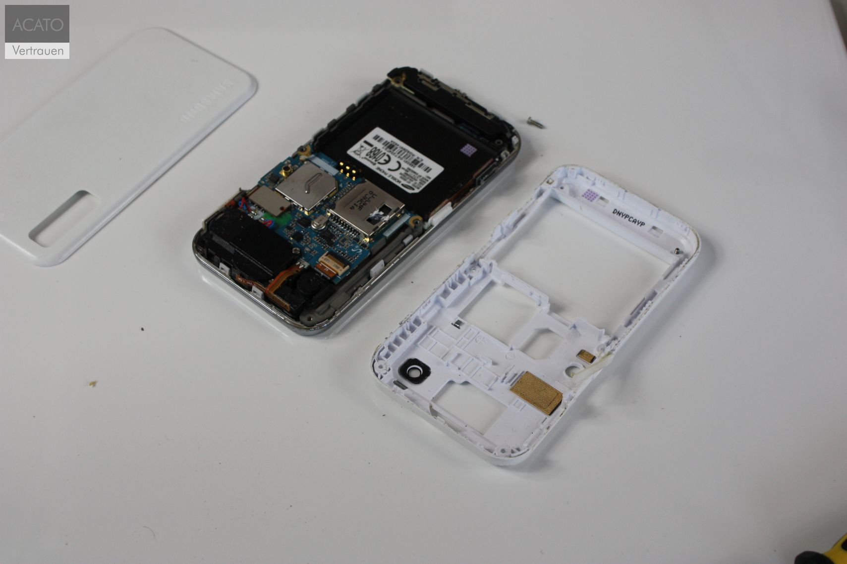 Samsung Handy im Labor der ACATO gmbH Samsung Handy im Labor der ACATO gmbH