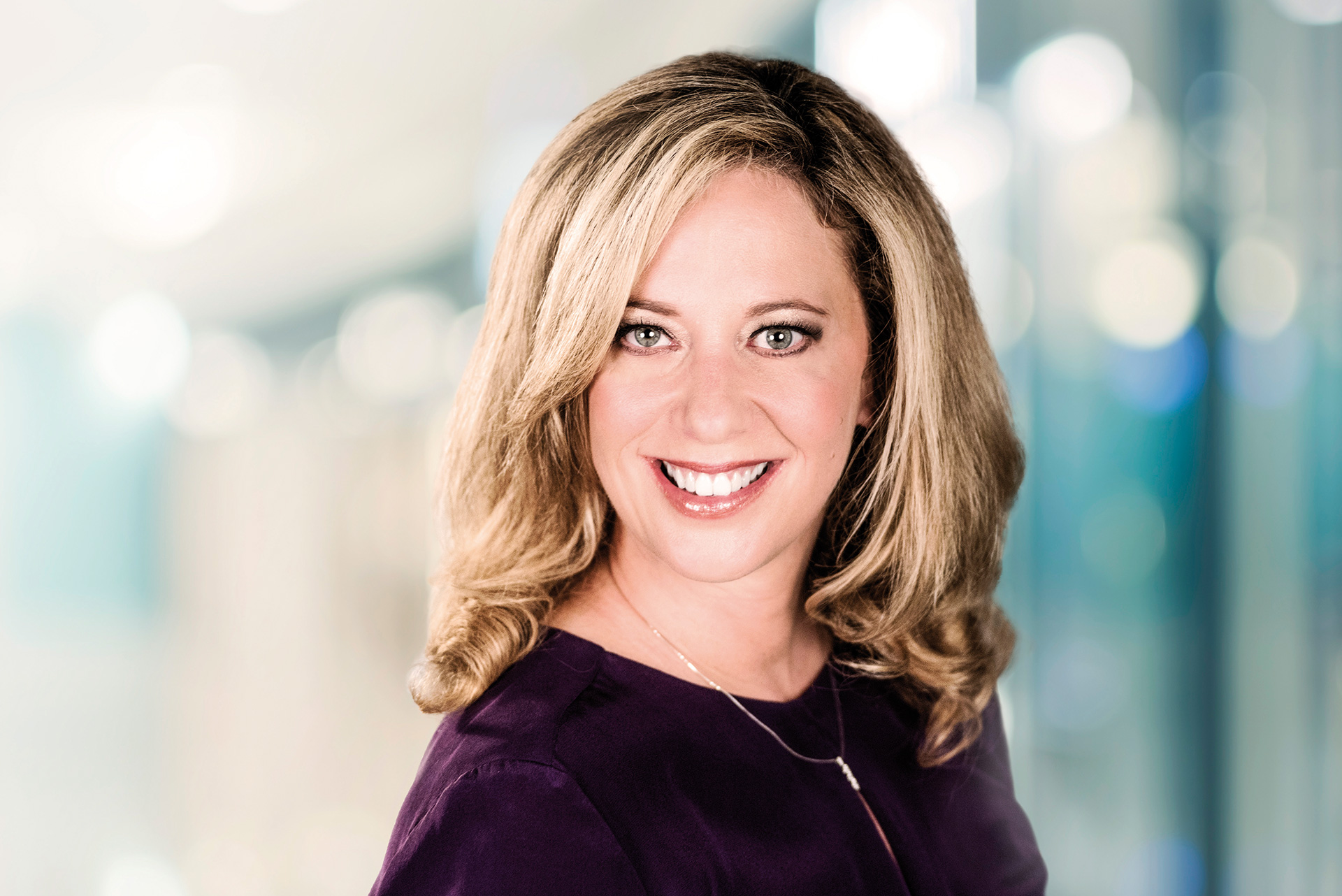 Business Expertin Dr. Renée Moore Business Expertin Dr. Renée Moore