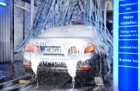 Autos werden in der Waschstraße nicht nur sauber Autos werden in der Waschstraße nicht nur sauber