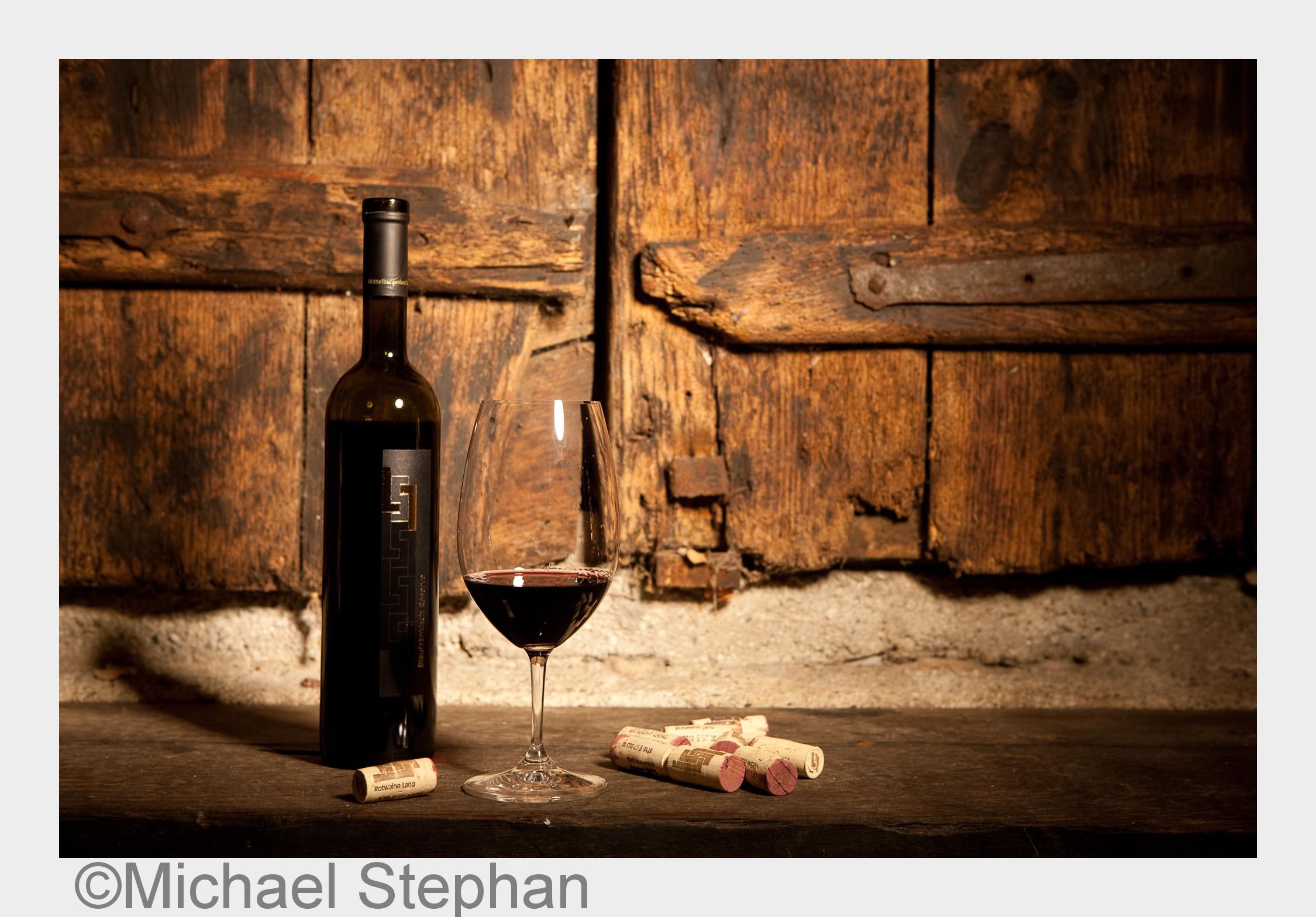 Rotweingut Lang_Weinflasche (Bildquelle:©Michael Stephan) Rotweingut Lang_Weinflasche (Bildquelle:©Michael Stephan)