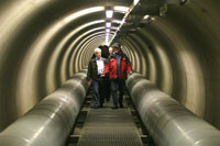Im Fernwärmetunnel auf Höhe der Flussmitte. Im Fernwärmetunnel auf Höhe der Flussmitte.