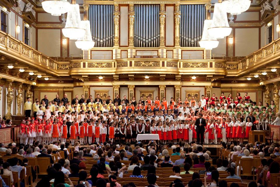 Internationales Jugendchorfestival mit Chorwettbewerb Internationales Jugendchorfestival mit Chorwettbewerb