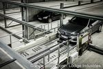 Präzises Einparken: Das Fahrzeug wird vom Shifter an seine Position gebracht. Präzises Einparken: Das Fahrzeug wird vom Shifter an seine Position gebracht.