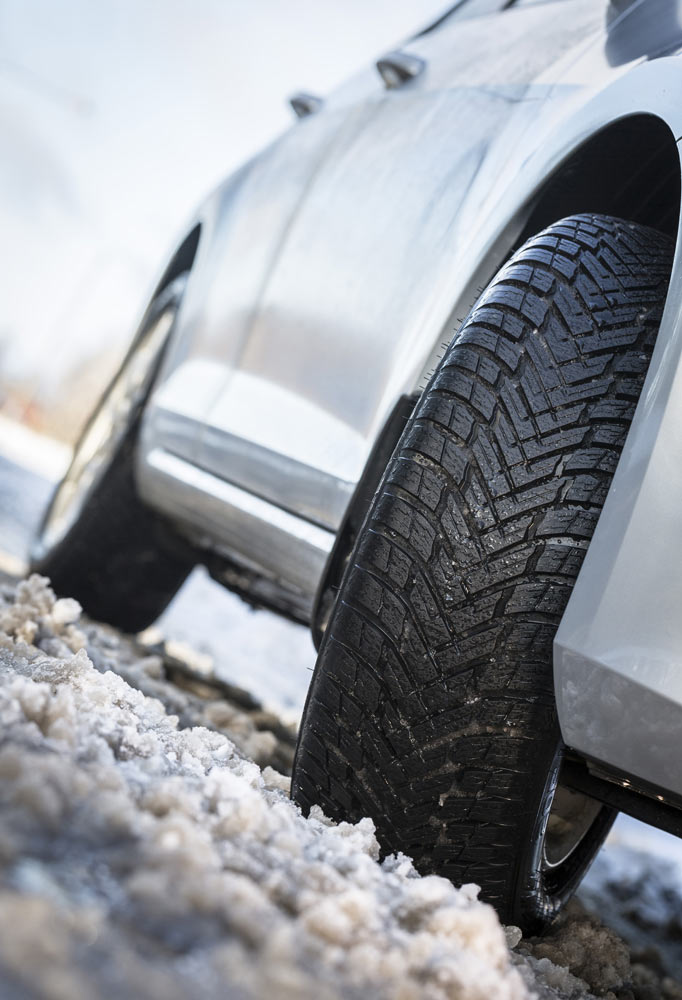 Der Nokian Weatherproof Allwetterreifen ist der Testsieger bei „Auto Express“ Foto: Nokian Tyres Der Nokian Weatherproof Allwetterreifen ist der Testsieger bei „Auto Express“ Foto: Nokian Tyres