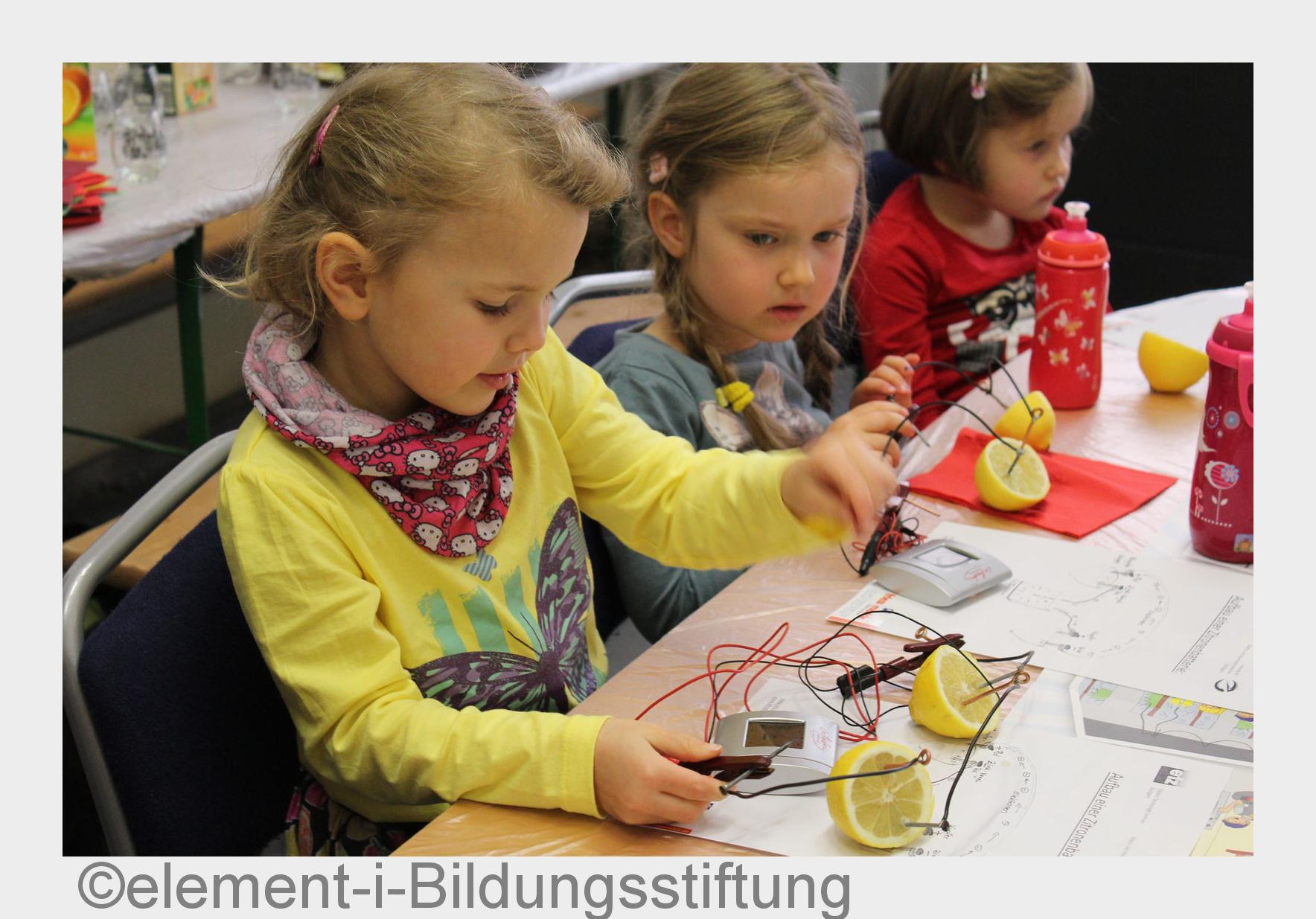 Tüftler- und Forscherinnentag bei Friess& Merkle in Stuttgart. (Bildquelle: element-i-Bildungsst
