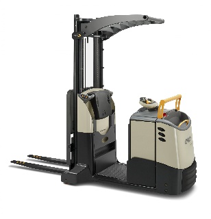 Die Crown MPC 3000 Serie: Multifunktionsstapler mit Hochhubmast mit flexiblen Einsatzmöglichkeiten.