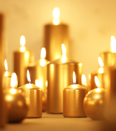 Glänzen auf jeder Gala: goldene Stumpenkerzen von eika. Glänzen auf jeder Gala: goldene Stumpenkerzen von eika.