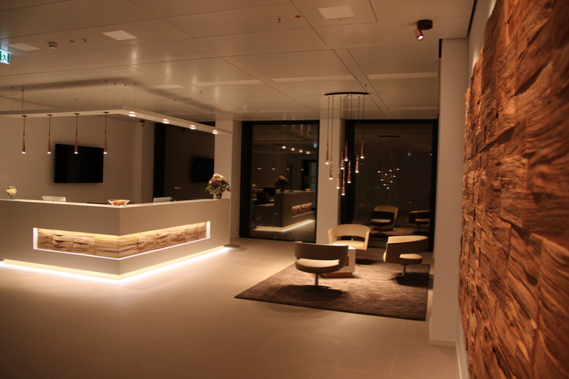 Die helle Eleganz und moderne Natürlichkeit sind ein Markenzeichen der CONTORA Office Solutions Die helle Eleganz und moderne Natürlichkeit sind ein Markenzeichen der CONTORA Office Solutions