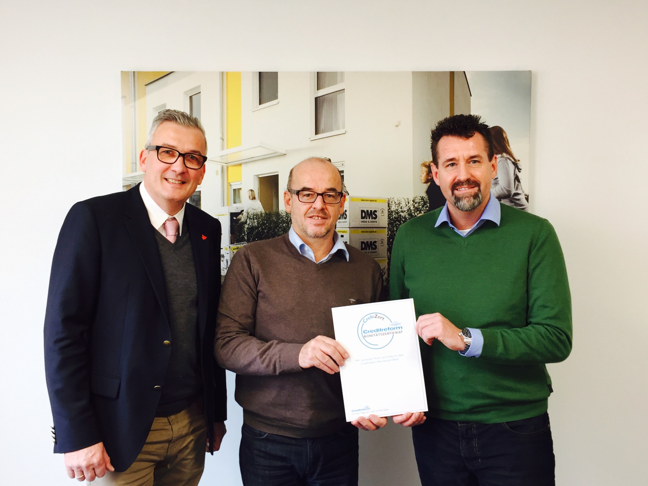Ralf Knoll (Creditreform), Herbert Pest und Ralf Stößel bei der Zertifikatsübergabe Ralf Knoll (Creditreform), Herbert Pest und Ralf Stößel bei der Zertifikatsübergabe