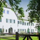 Im Haupthaus von Gut Eidt befindet sich das Bed&Breakfast Im Haupthaus von Gut Eidt befindet sich das Bed&Breakfast