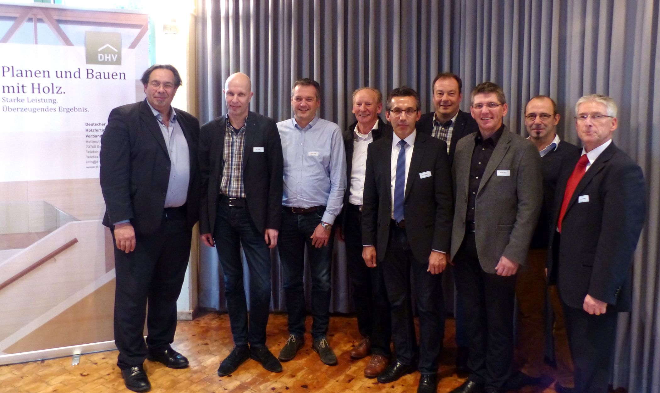 Das neue Präsidium des Deutschen Holzfertigbau-Verbandes e.V. (DHV) (c) Achim Zielke/DHV, Ostfildern