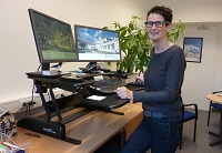 Gudrun Krüßmann vom Asklepios Klinikum - VARIDESK stehend Gudrun Krüßmann vom Asklepios Klinikum - VARIDESK stehend