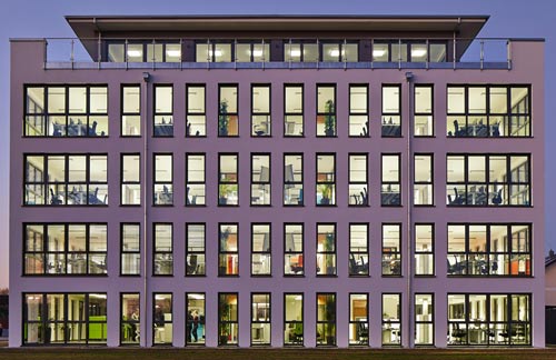 Neues Bürogebäude von T.CON schafft Arbeitsplatz der Zukunft (Quelle: Dauphin HumanDesign Group) Neues Bürogebäude von T.CON schafft Arbeitsplatz der Zukunft (Quelle: Dauphin HumanDesign Group)