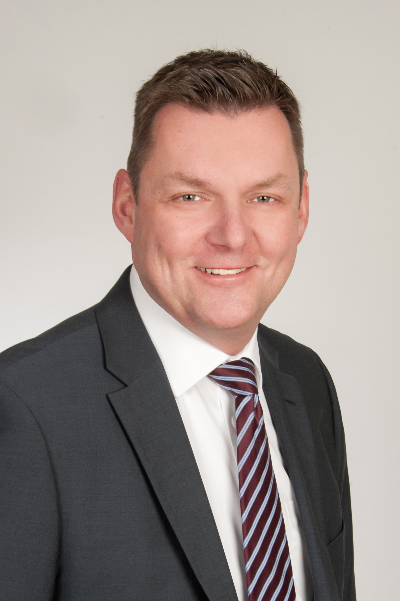 Dr. Michael Freitag (49) wird Geschäftsführer Produktion beim Haustechnikspezialisten TECE. Dr. Michael Freitag (49) wird Geschäftsführer Produktion beim Haustechnikspezialisten TECE.