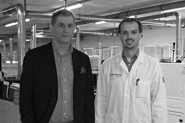TDT-Geschäftsführer Michael Pickhardt mit Klaus Fischer, Elotec TDT-Geschäftsführer Michael Pickhardt mit Klaus Fischer, Elotec