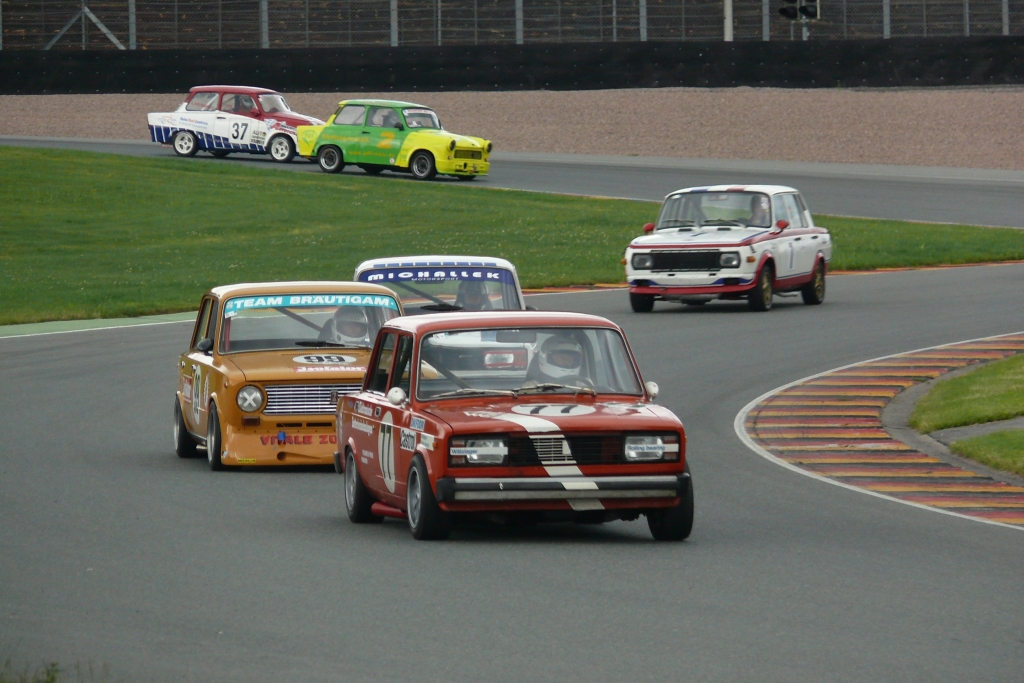 Tourenwagen auf dem Sachsenring Traditionskurs