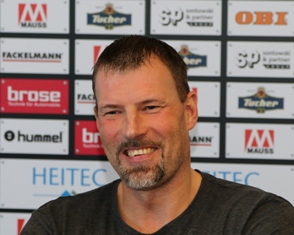 (Foto: hl-studios, Erlangen): HC Erlangen - Cheftrainer Robert Andersson verlängert vorzeitig (Foto: hl-studios, Erlangen): HC Erlangen - Cheftrainer Robert Andersson verlängert vorzeitig