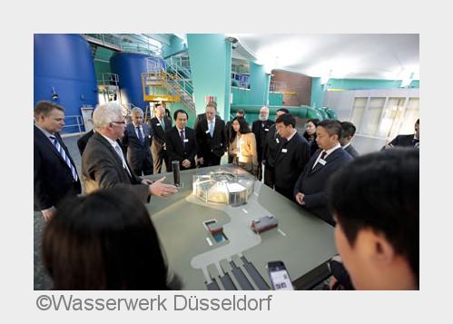 Mike de Vries und Chen Dong (Mitte im Bild) setzen auf eine Kooperation mit der IAWR. (Bildquelle: W Mike de Vries und Chen Dong (Mitte im Bild) setzen auf eine Kooperation mit der IAWR. (Bildquelle: W