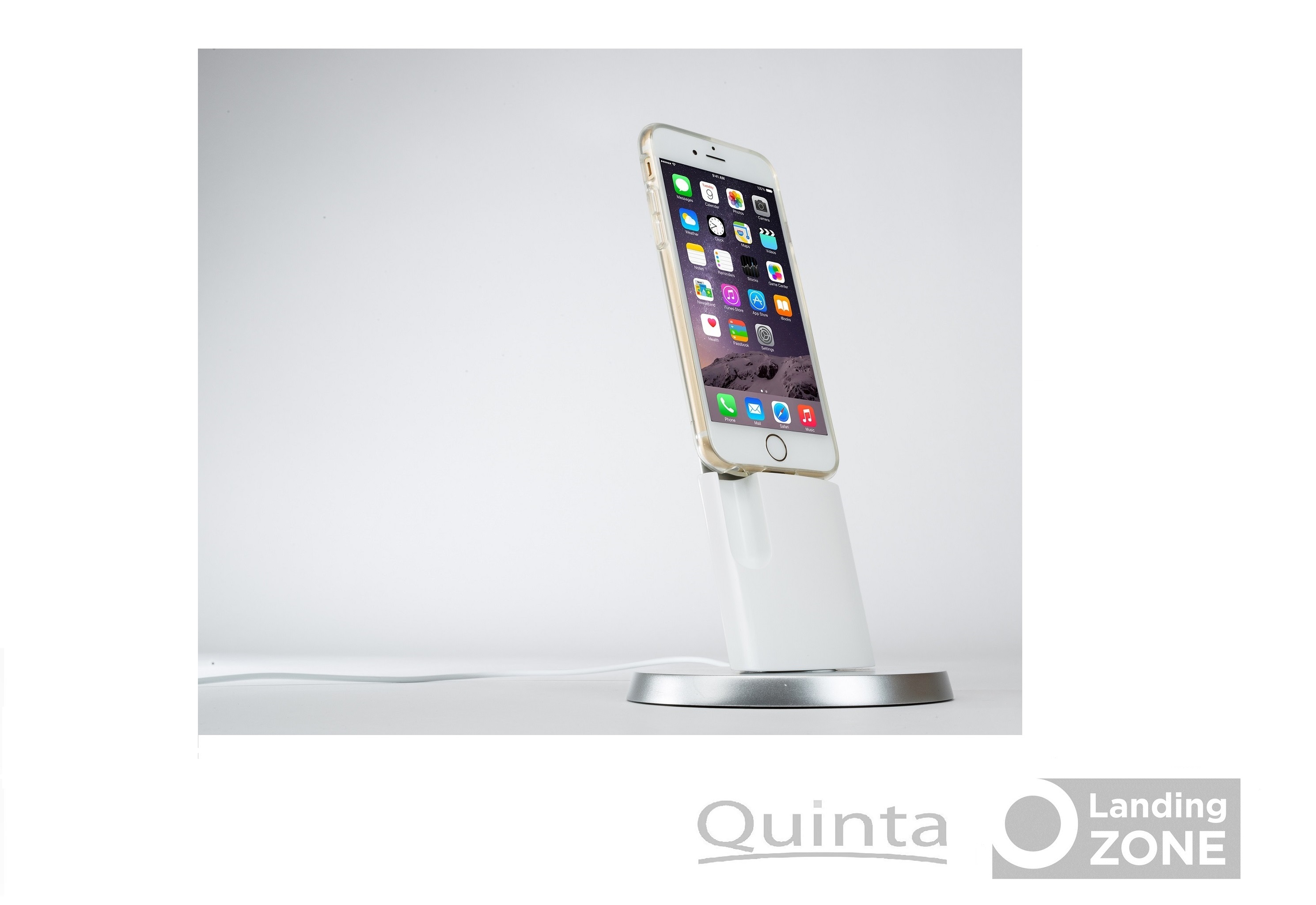 IONA von Landing ZONE ist eine hochwertige Dockingstation für das iPhone und iPad. IONA von Landing ZONE ist eine hochwertige Dockingstation für das iPhone und iPad.