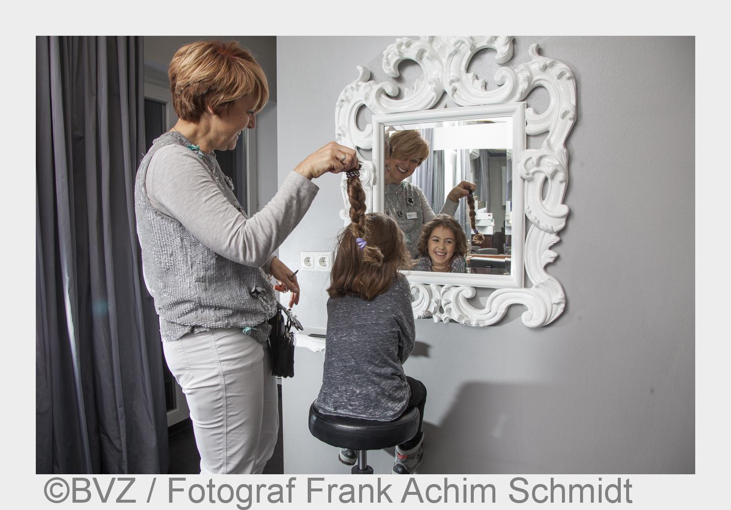 Strahlende Spenderin (Bildquelle: BVZ / Fotograf Frank Achim Schmidt) Strahlende Spenderin (Bildquelle: BVZ / Fotograf Frank Achim Schmidt)