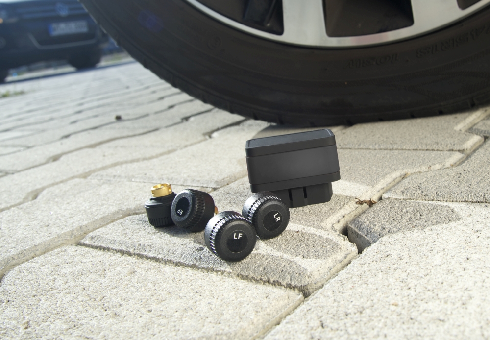 OBD2 BT-Bordcomputer OD-500.rdp mit Diagnose& Reifendruckkontrolle, www.pearl.de
