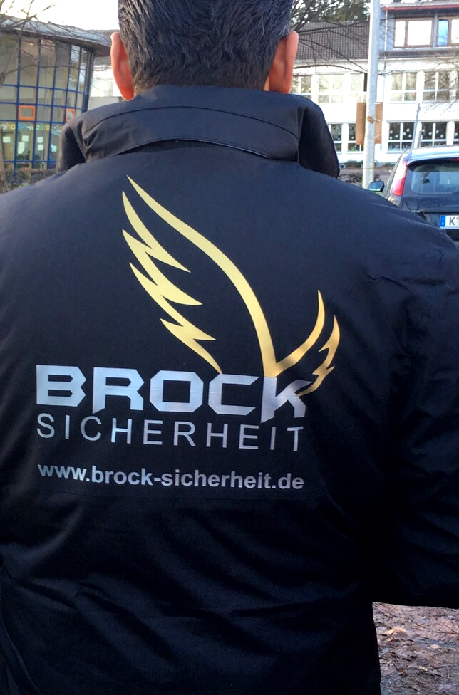 Sicherheitsdienst im Flüchtlingsheim Bonn: Hier sind Sicherheitskräfte rund um die Uhr vor Ort zur Z