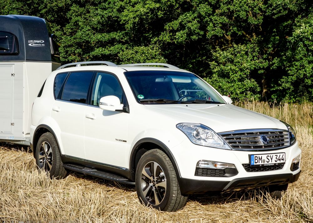 Pferdeanhänger-Zugfahrzeug SSangYong Rexton W auf Mit-Pferden-reisen.de