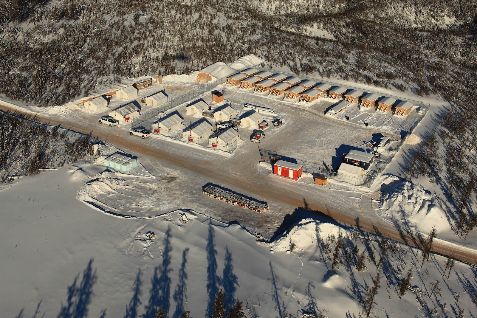 Fission Uranium, Bohrkernlager und Ausrüstung, Saskatchewan - Triple R Uranvorkommen