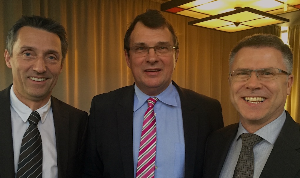 Prof. Dr. A. Hauschild, Prof. Dr. D. Schadendorf, Dr. H. Pfundner (v.l.) (Foto: J. Wolff) Prof. Dr. A. Hauschild, Prof. Dr. D. Schadendorf, Dr. H. Pfundner (v.l.) (Foto: J. Wolff)