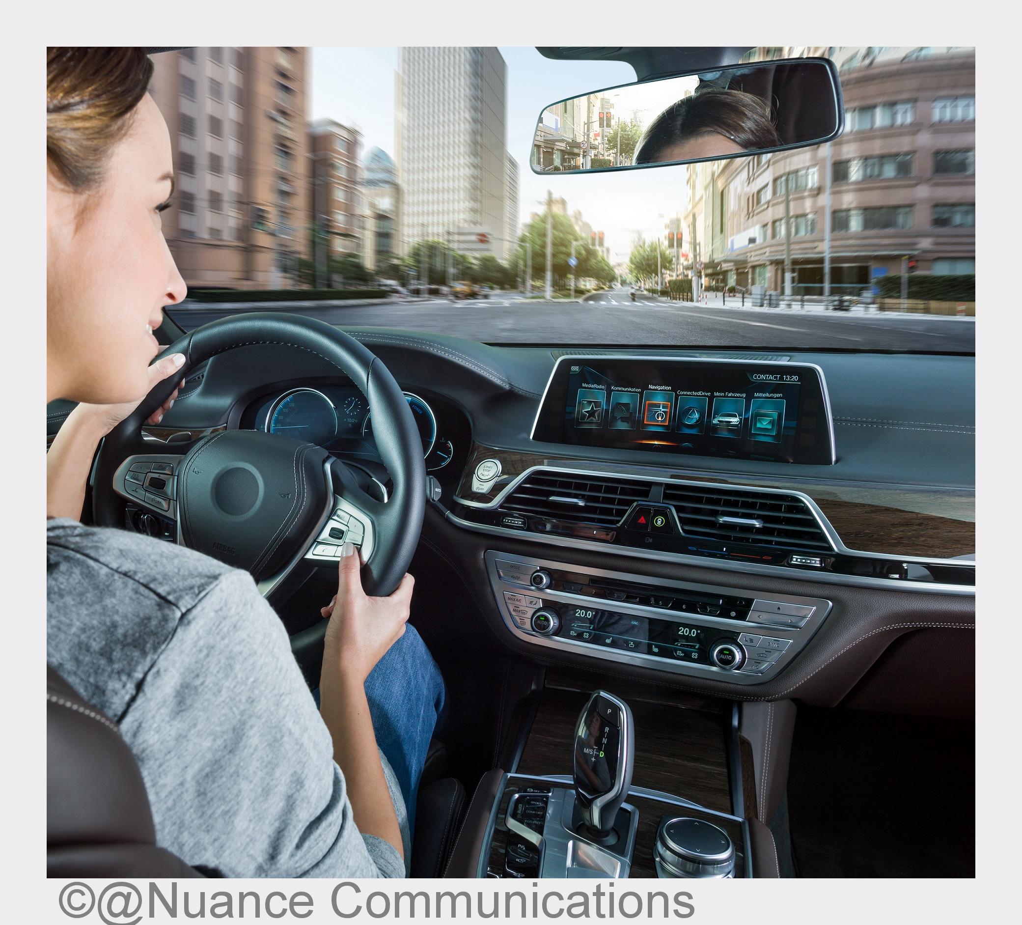 Natürlich-sprachliche Infotainmentsysteme im Auto mit Dragon Drive (Bildquelle: @Nuance Communicatio Natürlich-sprachliche Infotainmentsysteme im Auto mit Dragon Drive (Bildquelle: @Nuance Communicatio
