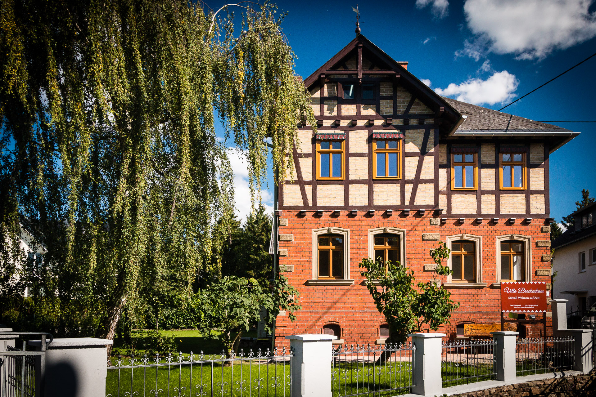 Wohnen auf Zeit in der Villa Breckenheim in Wiesbaden Wohnen auf Zeit in der Villa Breckenheim in Wiesbaden