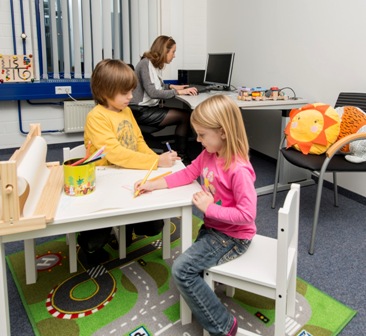 (Foto: hl-studios, Erlangen) – hl-studios: mit Mama und Papa in der Agentur