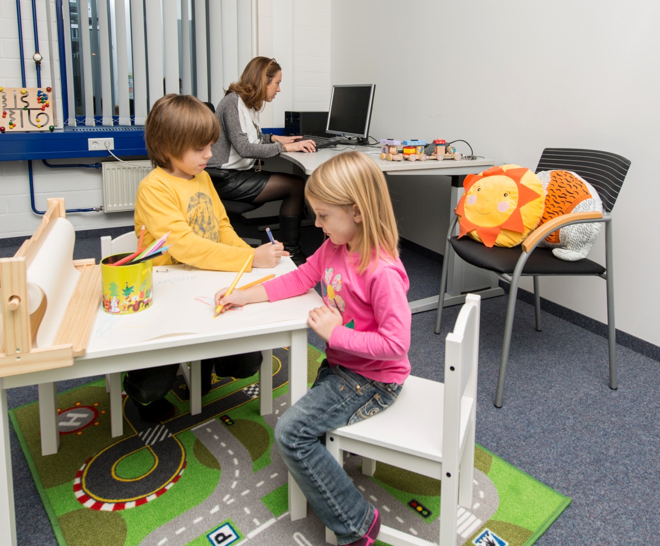 (Foto: hl-studios, Erlangen)?hl-studios: mit Mama und Papa in der Agentur (Foto: hl-studios, Erlangen)?hl-studios: mit Mama und Papa in der Agentur
