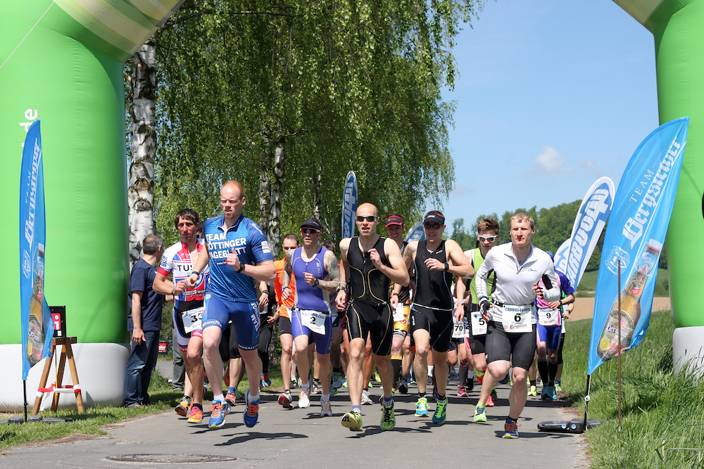 Erfolgreiche Premiere der Carboo4U Duathlon Challenge Bodenfelde 2015 (Foto: Carboo4U Team). Erfolgreiche Premiere der Carboo4U Duathlon Challenge Bodenfelde 2015 (Foto: Carboo4U Team).
