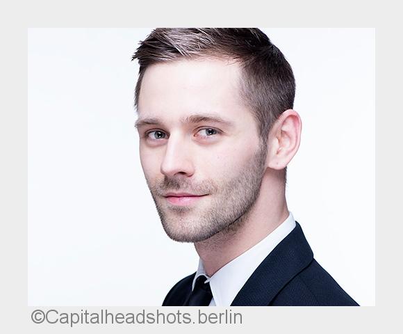 Dazu gehören, Teil eines Ganzen sein. (Bildquelle: Capitalheadshots.berlin) Dazu gehören, Teil eines Ganzen sein. (Bildquelle: Capitalheadshots.berlin)