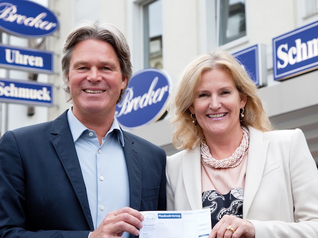 Sabine Thiel und Stephan Schmitz vom Kunstleihhaus Brocker in Mönchengladbach Sabine Thiel und Stephan Schmitz vom Kunstleihhaus Brocker in Mönchengladbach