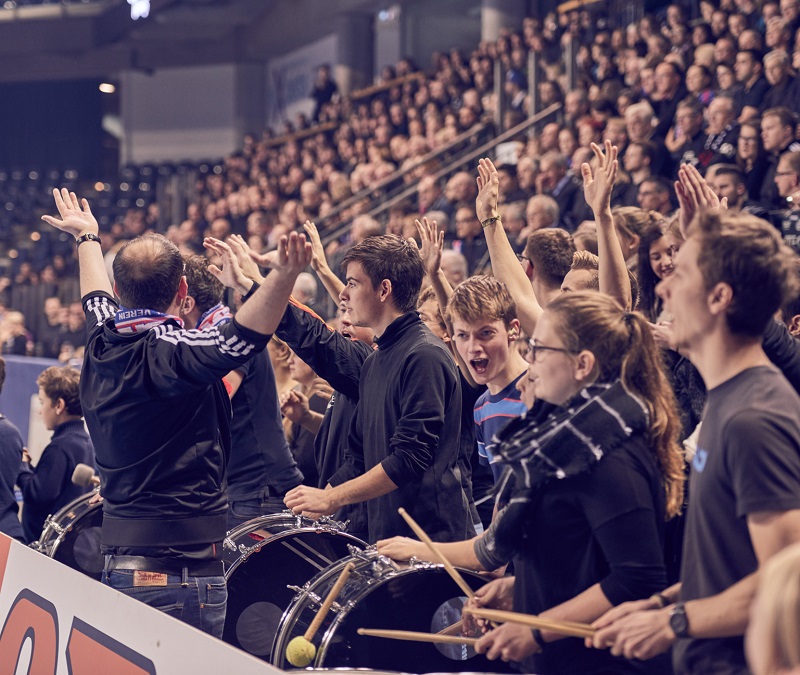 (Foto: hl-studios, Erlangen): der HC Erlangen und seine Fans freuen sich auf die Rückrunde (Foto: hl-studios, Erlangen): der HC Erlangen und seine Fans freuen sich auf die Rückrunde