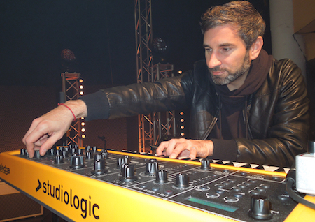 Keyboarder Christopher Noodt setzt für Konzerte auf den Studiologic sledge 2.0. Keyboarder Christopher Noodt setzt für Konzerte auf den Studiologic sledge 2.0.