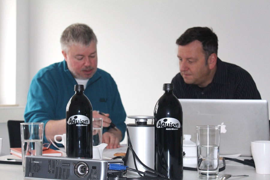 Salux-Geschäftsführer Johannes Heppenheimer und Karl-Heinz von Lackum im Gespräch Salux-Geschäftsführer Johannes Heppenheimer und Karl-Heinz von Lackum im Gespräch