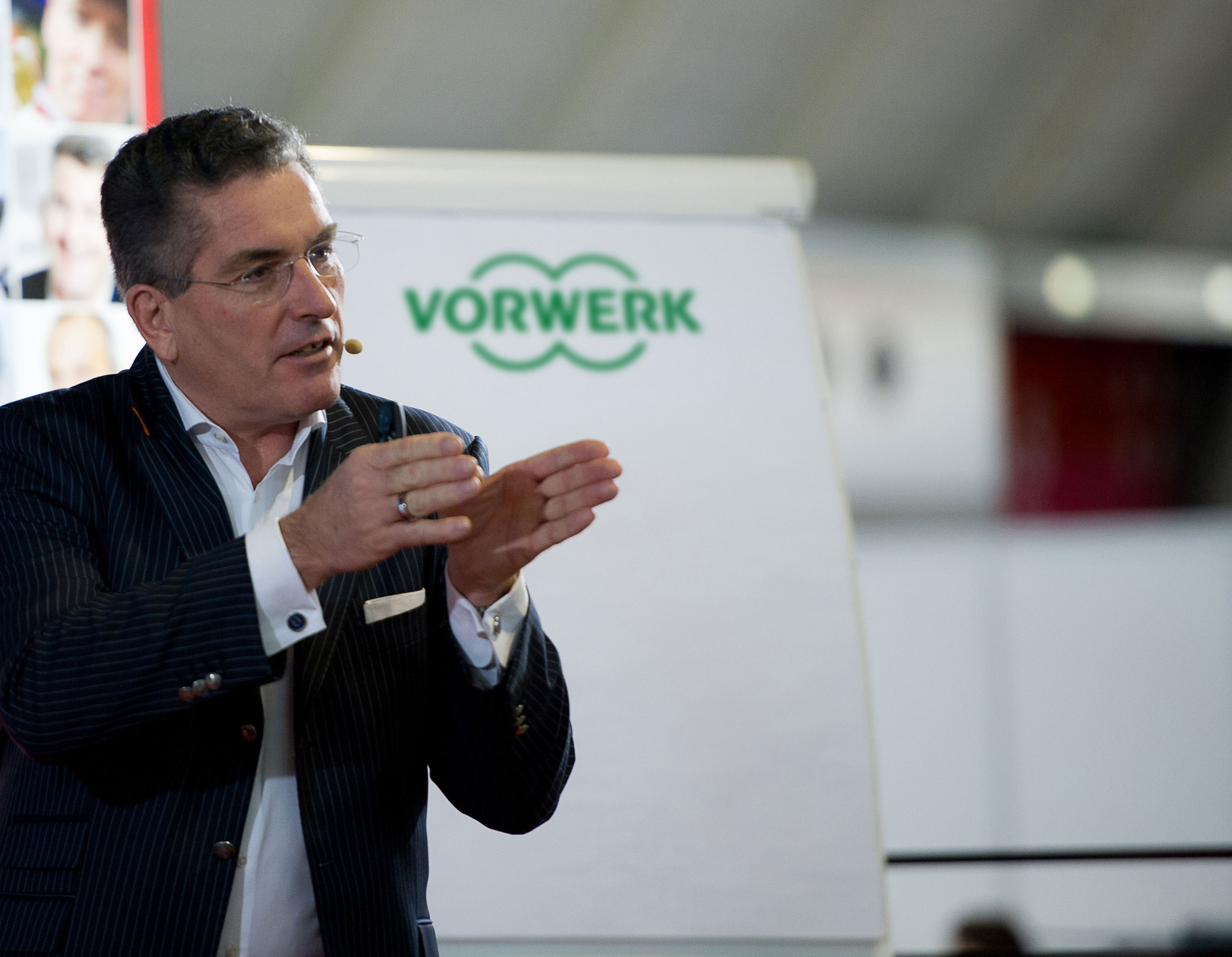 Anika Steuernagel von Vorwerküber Klaus-J. Finks Vertriebstrainings bei Vorwerk: Ein Interview. Anika Steuernagel von Vorwerküber Klaus-J. Finks Vertriebstrainings bei Vorwerk: Ein Interview.
