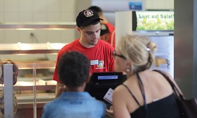 Die neuen Kassensysteme von HP im Einsatz in der BayArena. Die neuen Kassensysteme von HP im Einsatz in der BayArena.