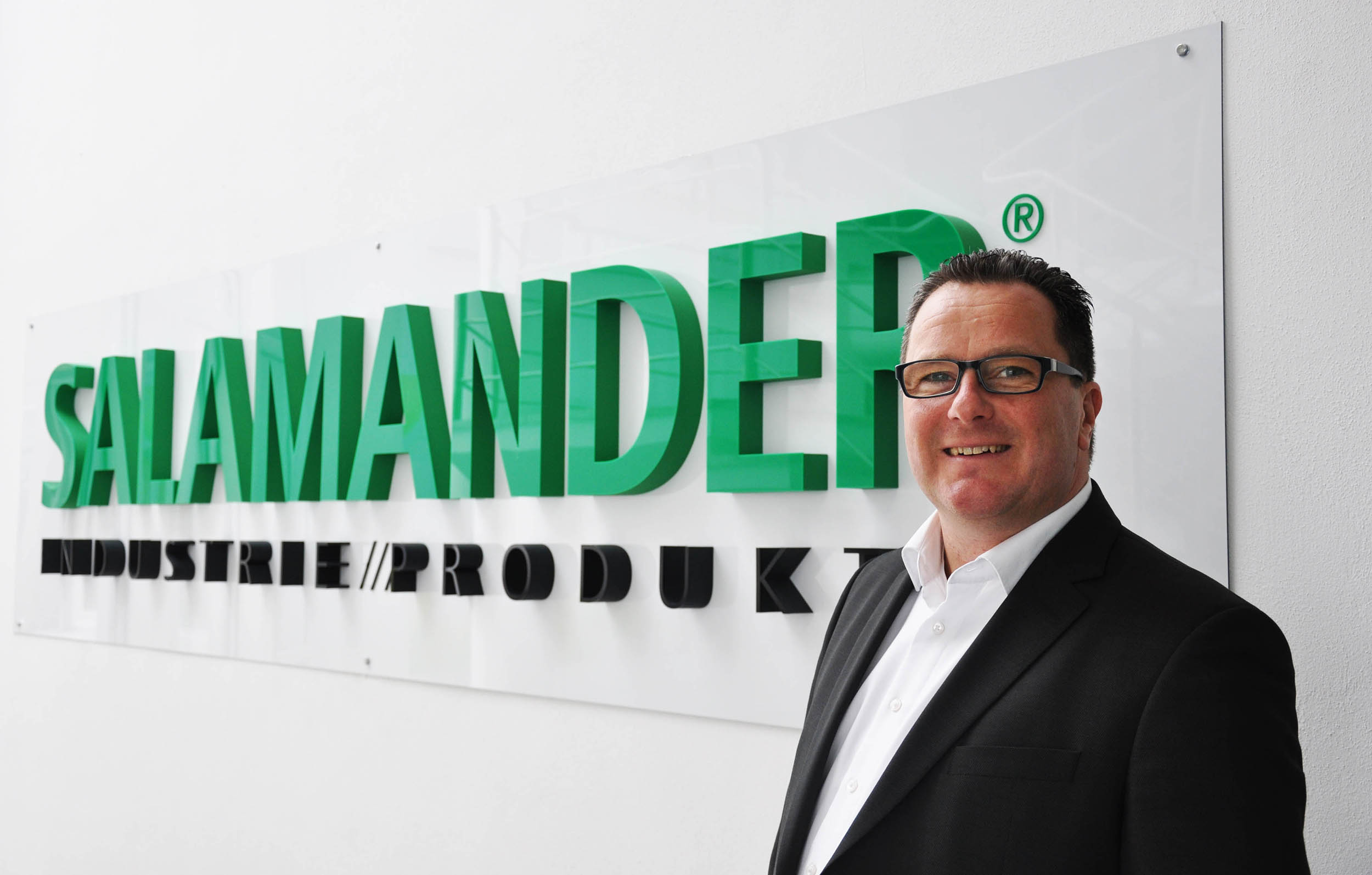 Tobias Klinkhammer als neuer Area Sales Manager Americas, Asia, Oceania bei Salamander Tobias Klinkhammer als neuer Area Sales Manager Americas, Asia, Oceania bei Salamander