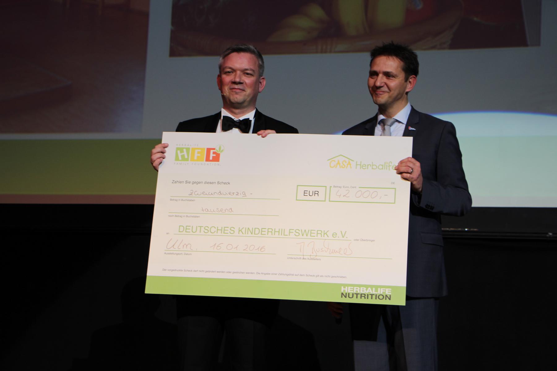 Marco Buschmeier, HERBALIFE (links), Holger Hofmann, Deutsches Kinderhilfswerk (rechts)