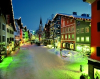 Kitzbühel Stadt bei Nacht